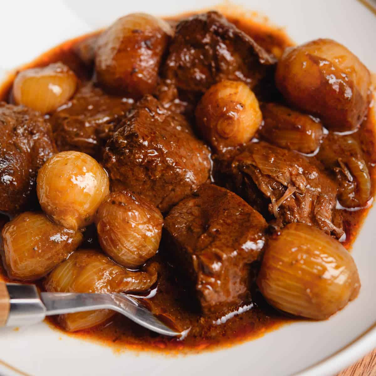 Mastering Beef Stifado: Your Guide to a Delicious Make-Ahead Casserole